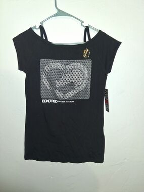 Ecko Unlimited Black Short Sleeve Tee with Metallic Heart Graphic